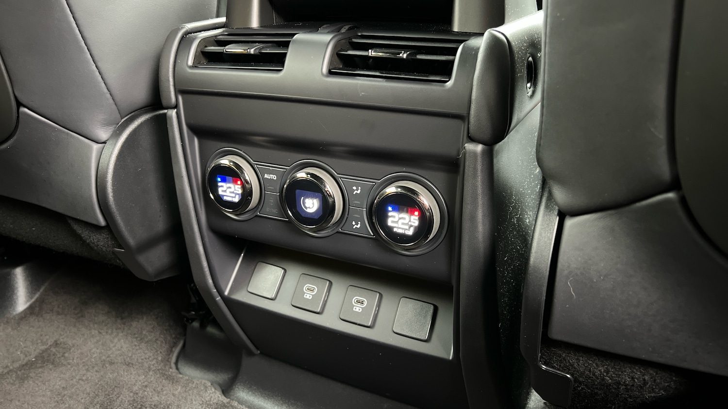 Used Land Rover Defender 2025 for sale - 77682044: Photo 18