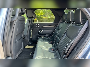 Used Land Rover Discovery 2019 for sale - 79301879: Photo