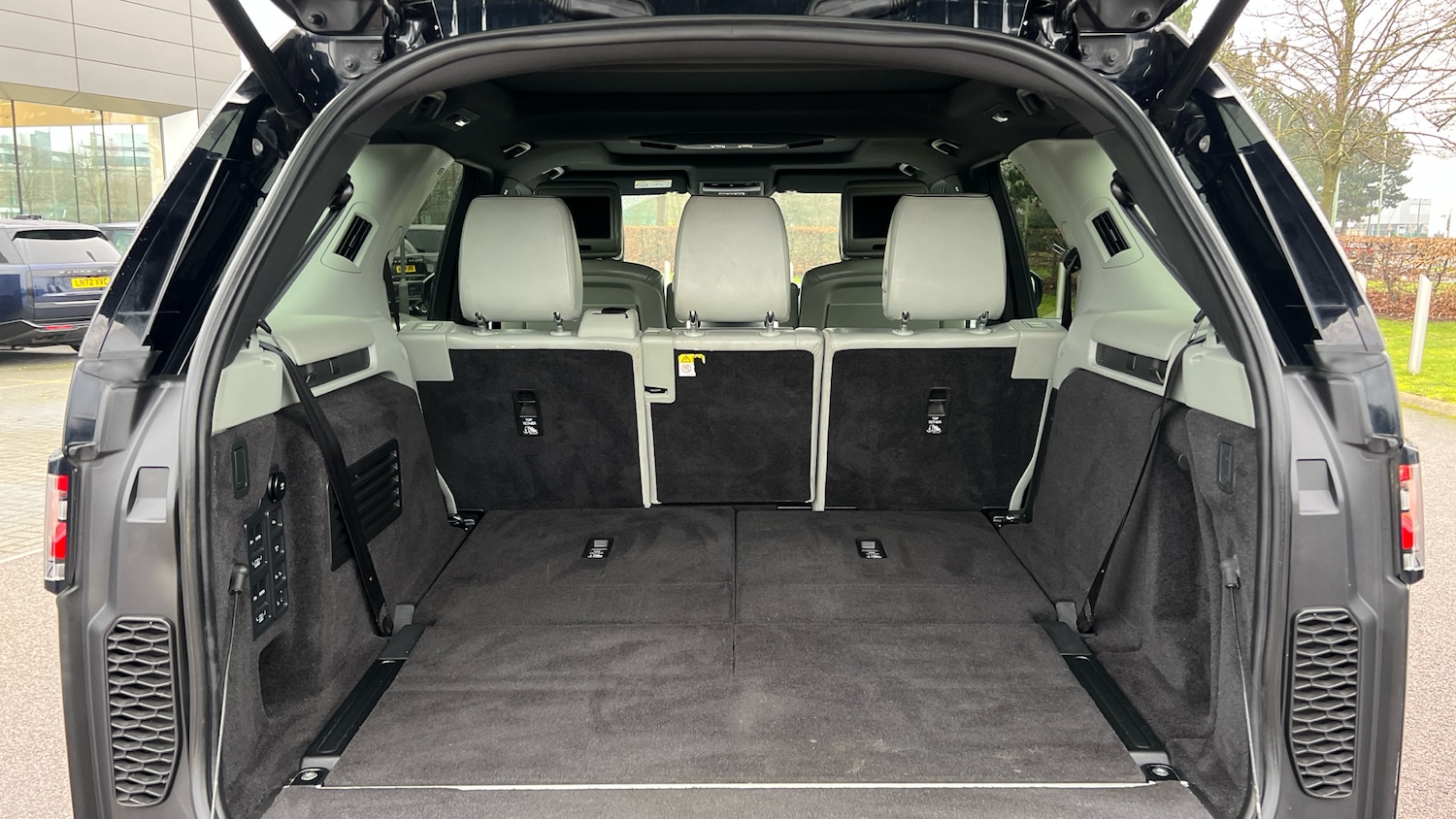 Used Land Rover Discovery 2019 for sale - 77277131: Photo 10