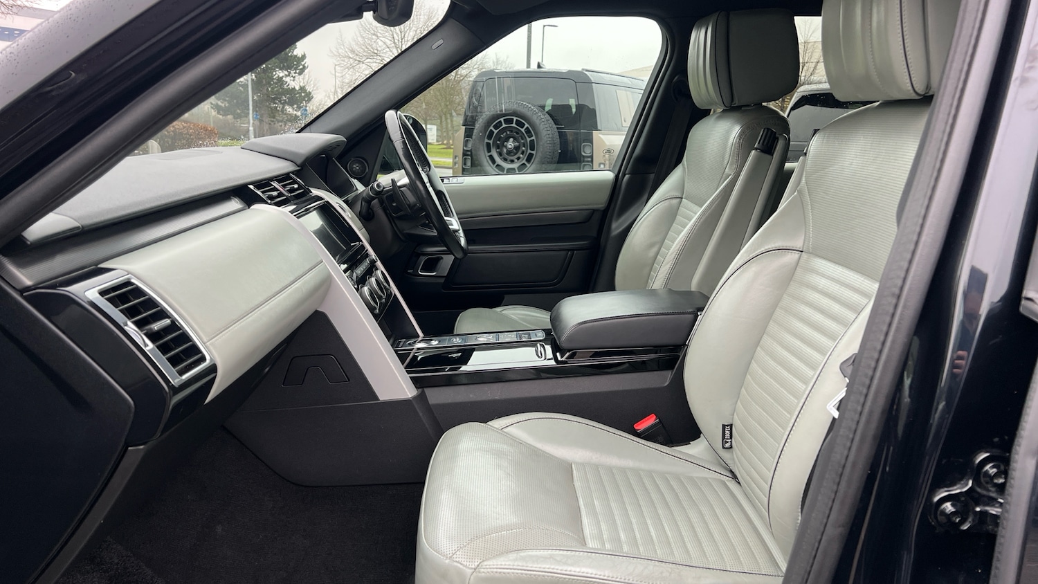 Used Land Rover Discovery 2019 for sale - 77277131: Photo 3