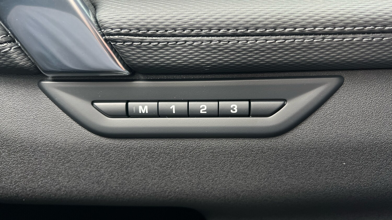 Used Land Rover Discovery Sport for sale - 76082123: Photo 23