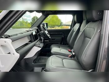 Used Land Rover Defender 2025 for sale - 75587418: Photo