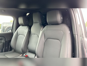 Used Land Rover Defender 2025 for sale - 75587418: Photo