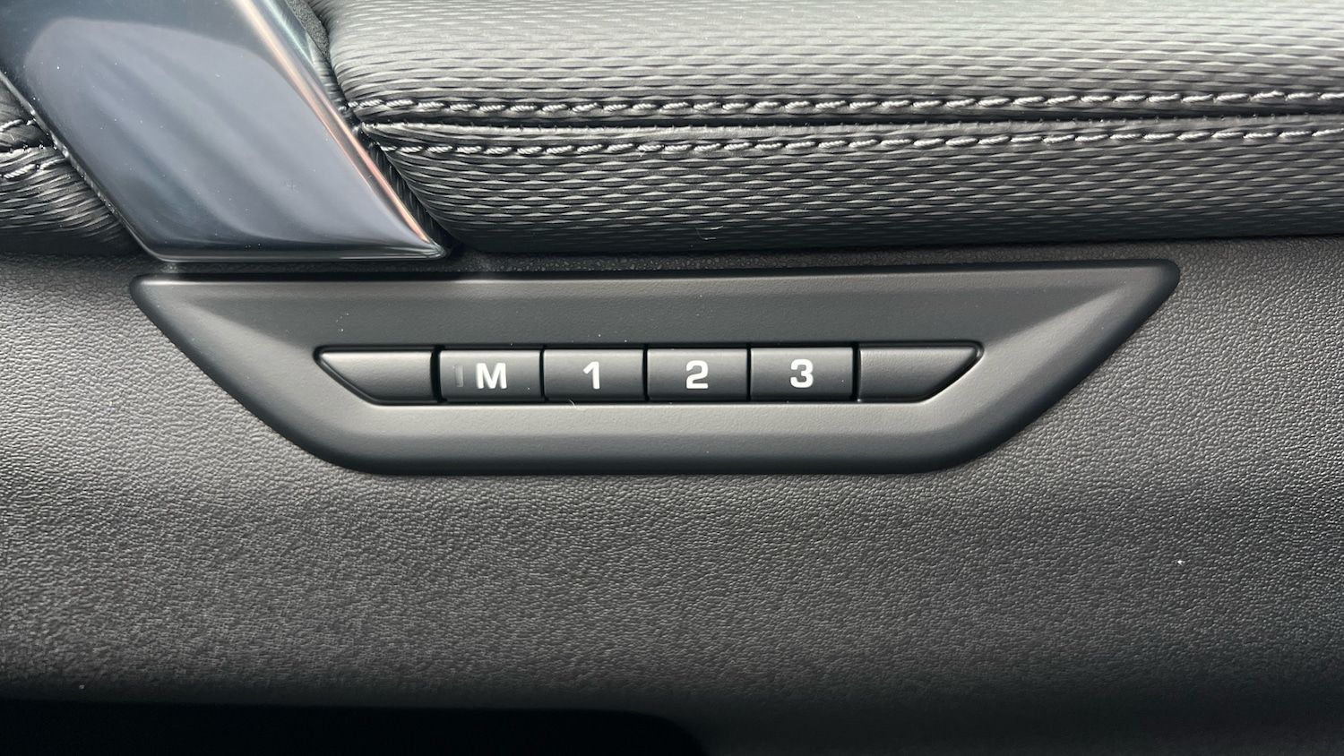 Used Volvo EX30 2025 for sale - 76418441: Photo 23