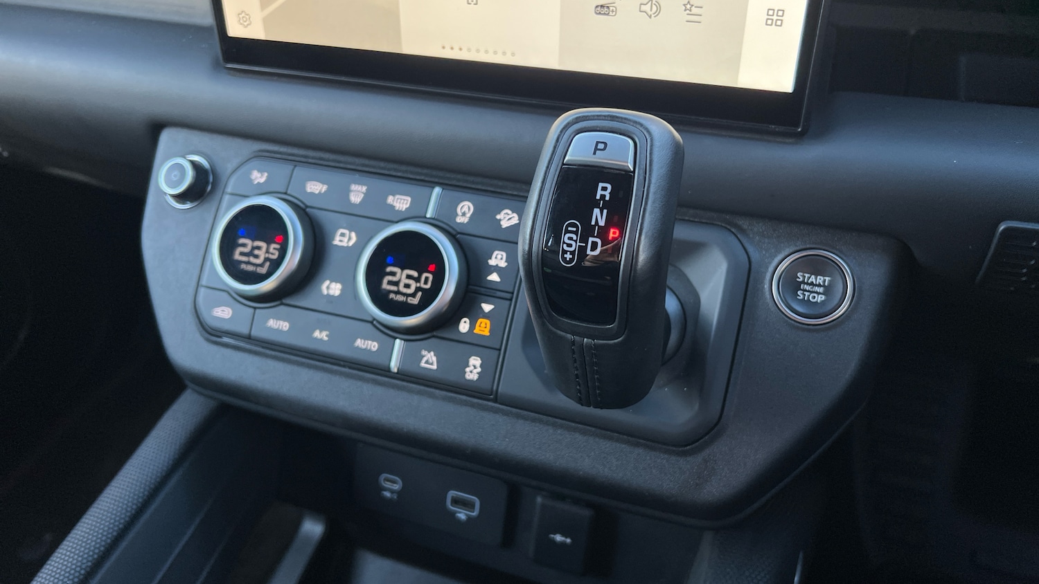 Used Land Rover Defender 2023 for sale - 76770159: Photo 13