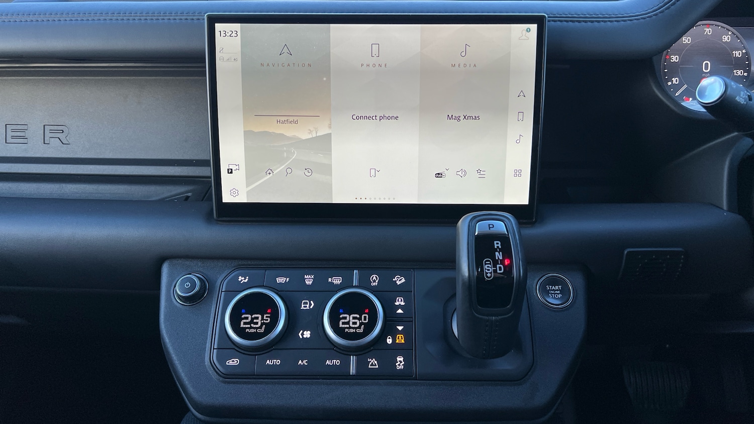 Used Land Rover Defender 2023 for sale - 76770159: Photo 14