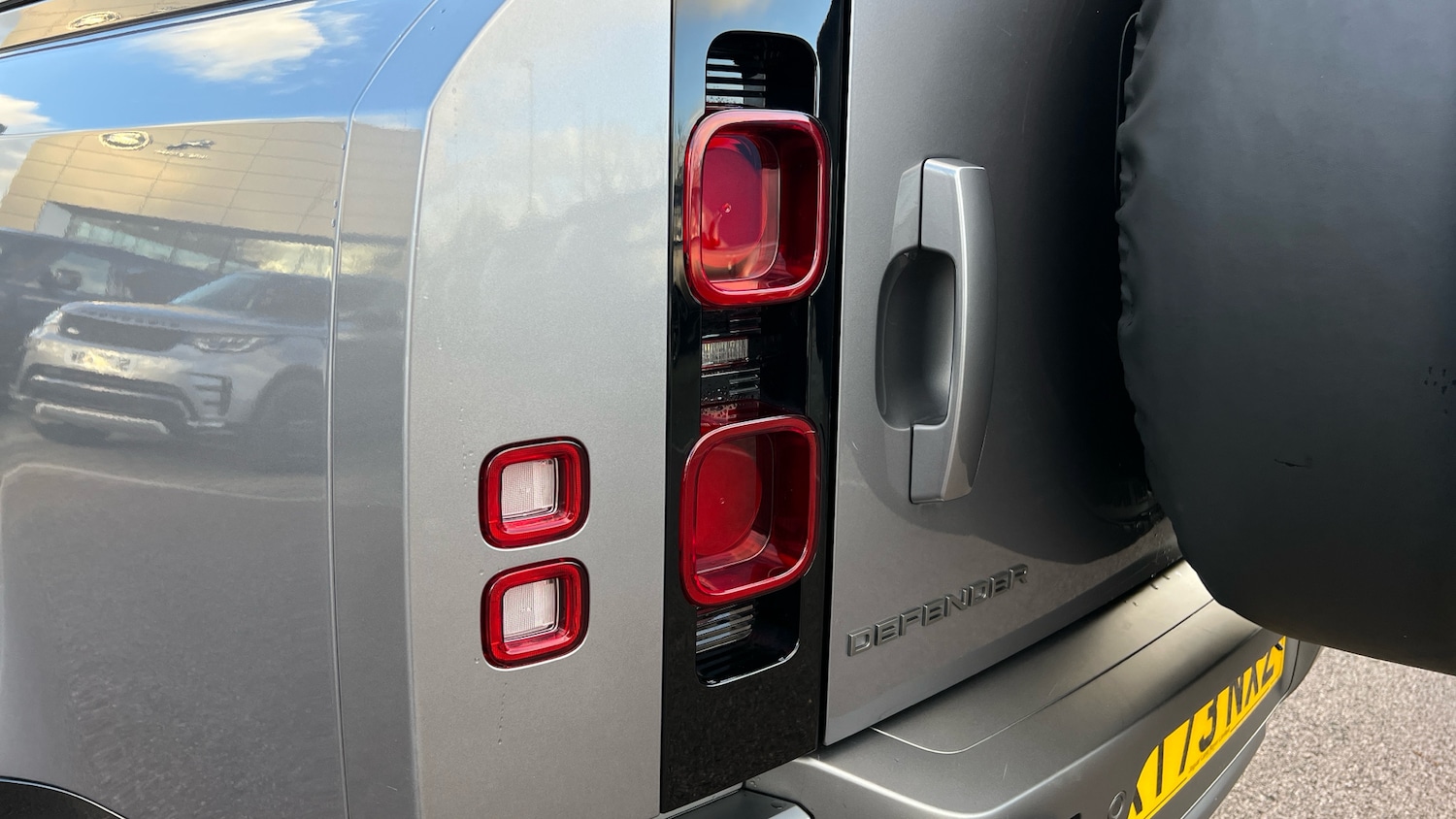 Used Land Rover Defender 2023 for sale - 76770159: Photo 19