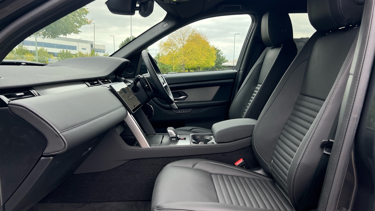 Used Land Rover Discovery Sport for sale - 76387082: Photo 3