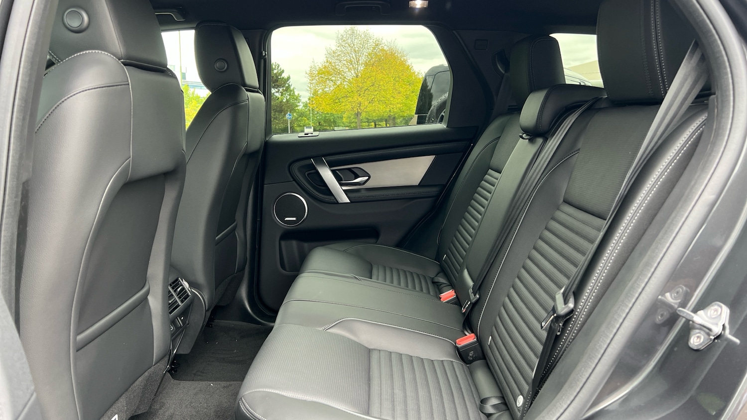 Used Land Rover Discovery Sport for sale - 76387082: Photo 4