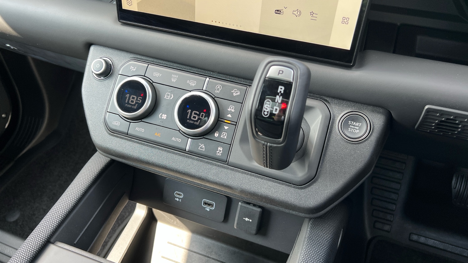 Used Land Rover Defender 2025 for sale - 77610402: Photo 13