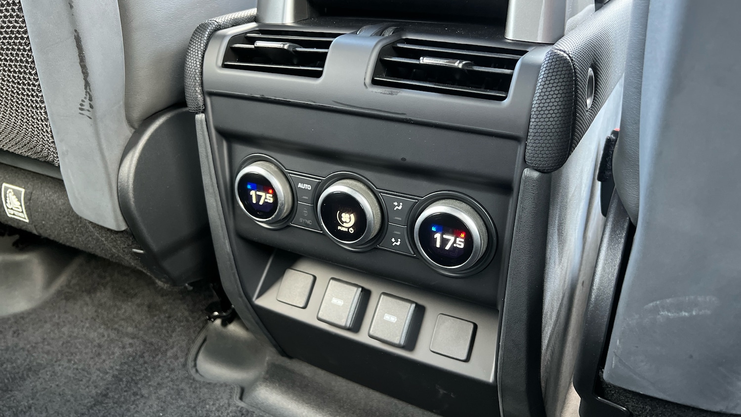 Used Land Rover Defender 2025 for sale - 77610402: Photo 18