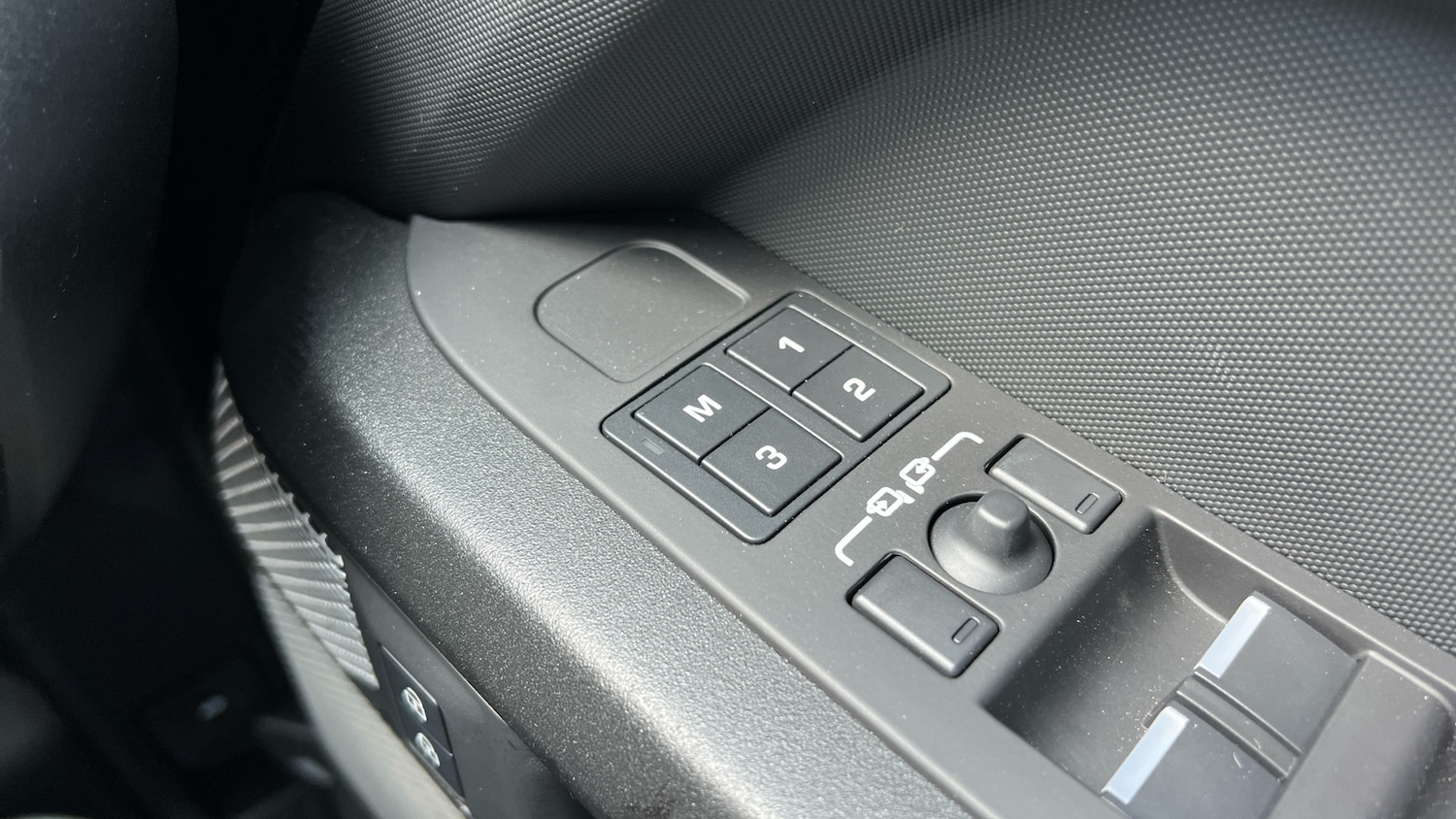 Used Land Rover Defender 2025 for sale - 77610402: Photo 24