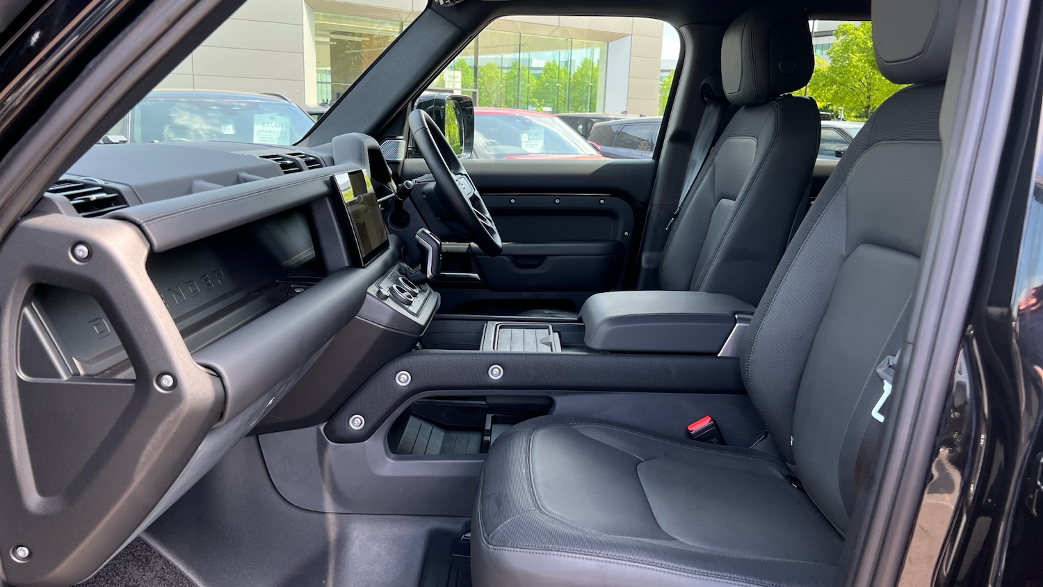 Used Land Rover Defender 2025 for sale - 77610402: Photo 3