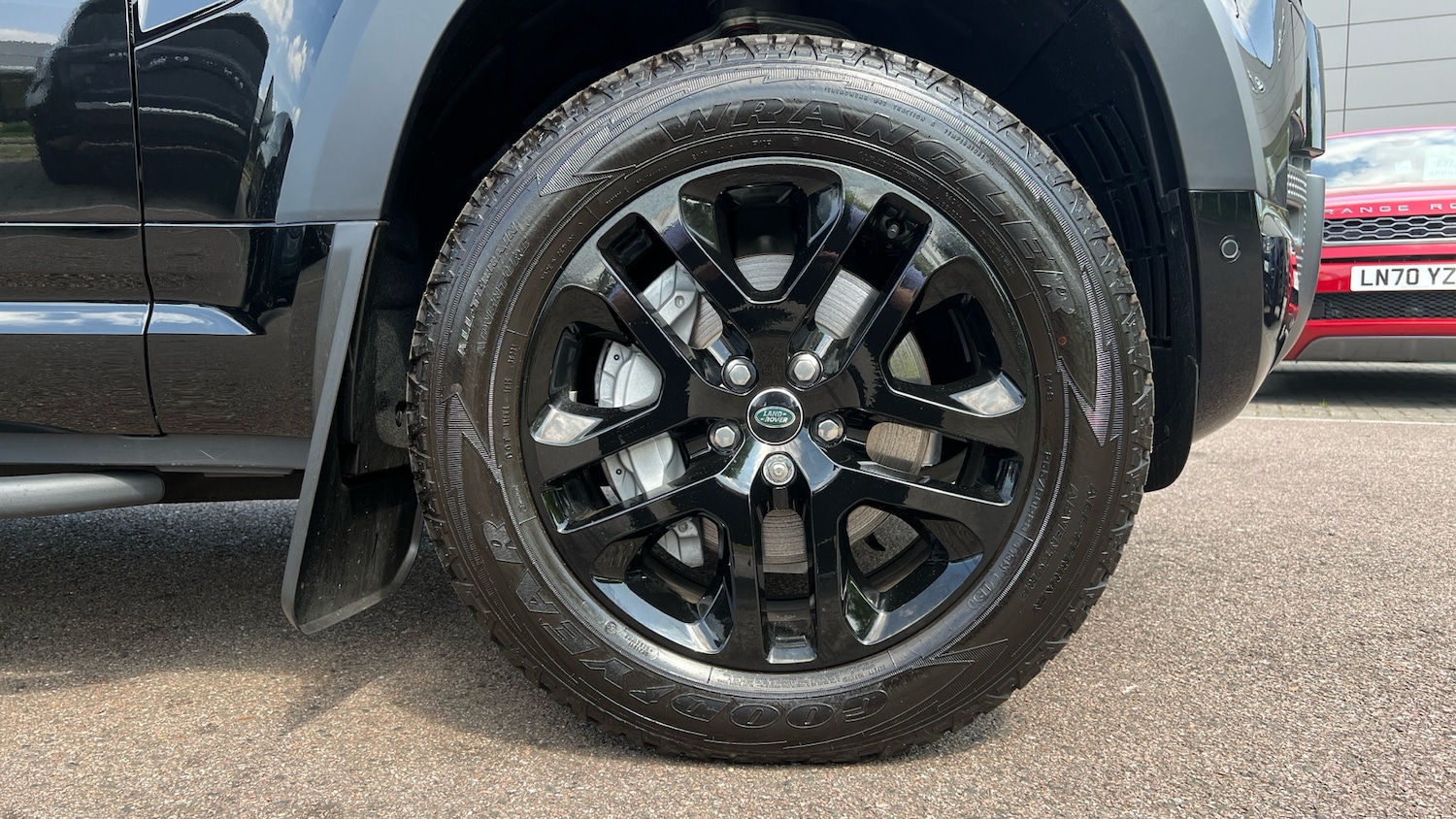 Used Land Rover Defender 2025 for sale - 77610402: Photo 8