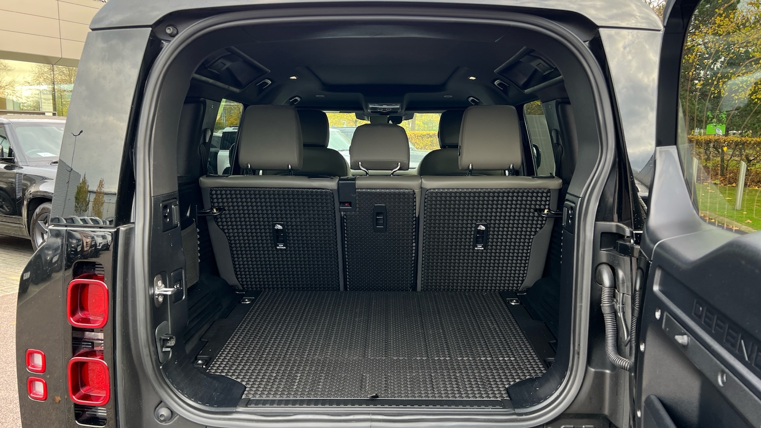 Used Land Rover Defender 2022 for sale - 76368824: Photo 10