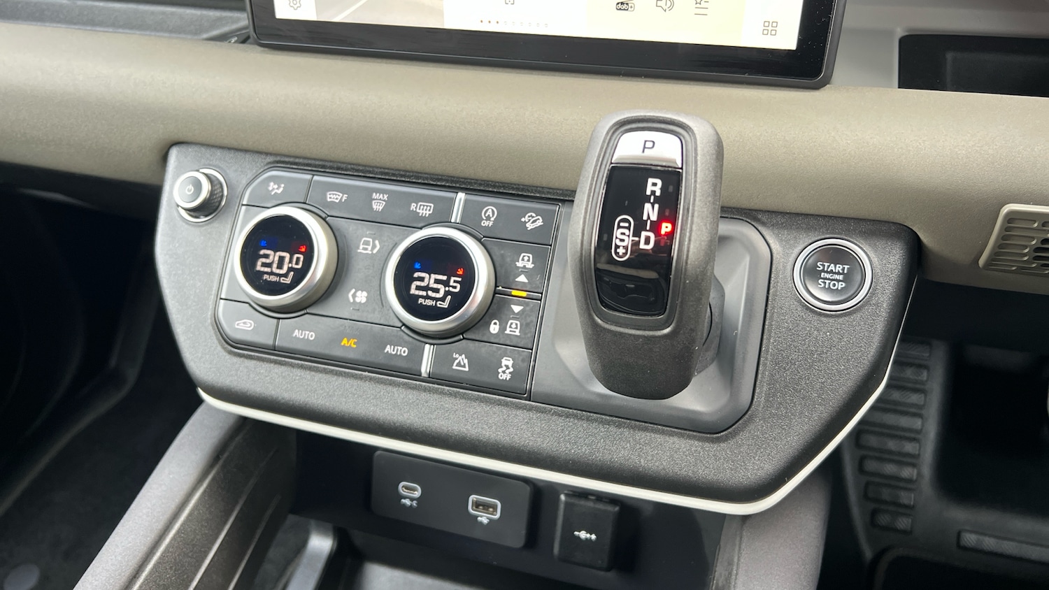 Used Land Rover Defender 2022 for sale - 76368824: Photo 13