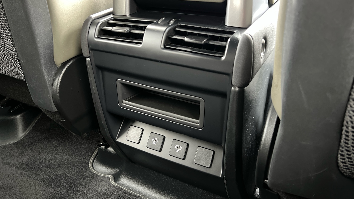 Used Land Rover Defender 2022 for sale - 76368824: Photo 18