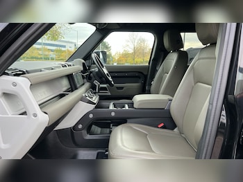Used Land Rover Defender 2022 for sale - 76368824: Photo