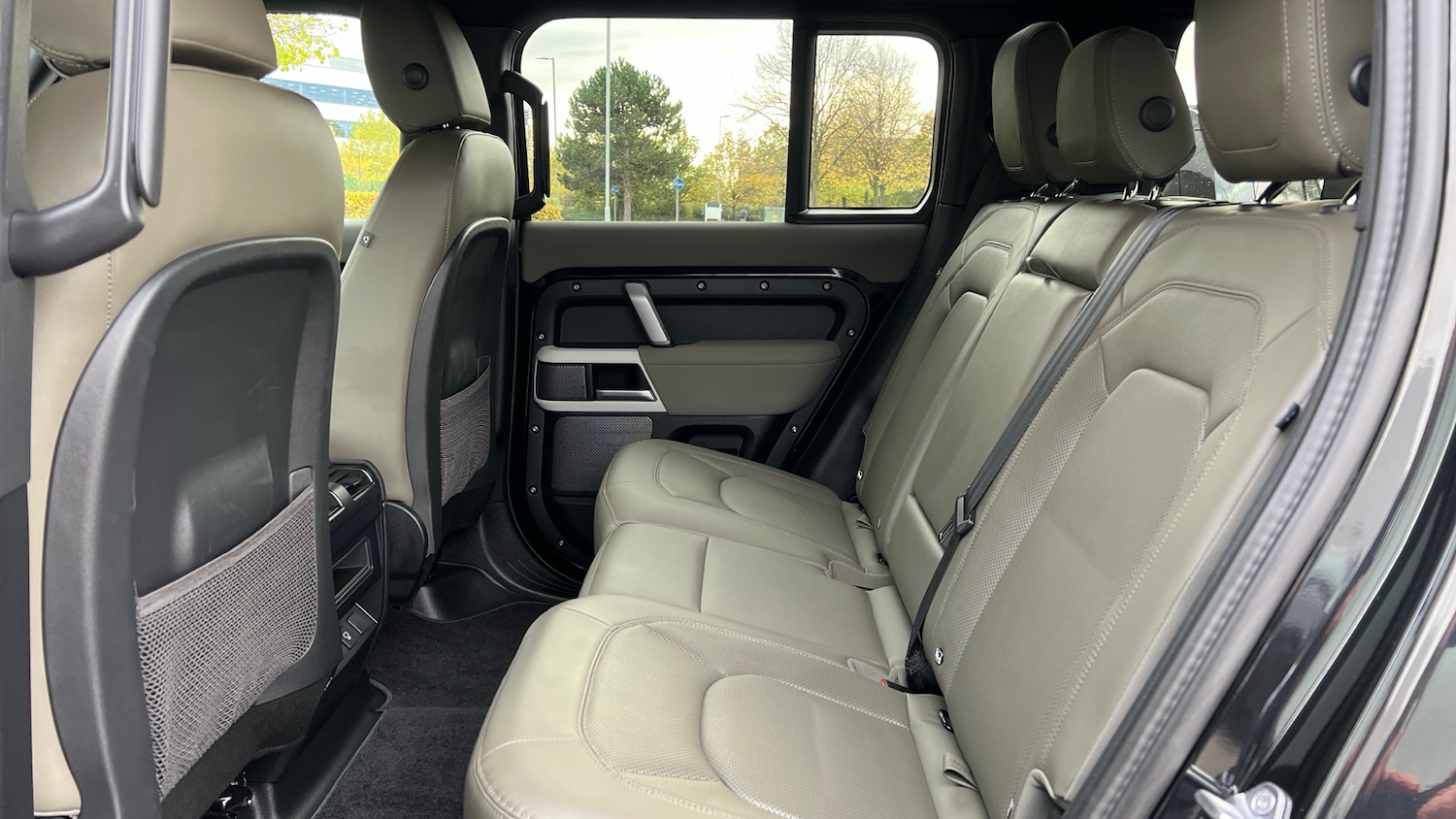 Used Land Rover Defender 2022 for sale - 76368824: Photo 4