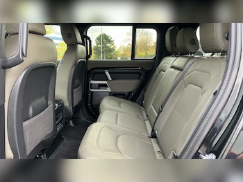 Used Land Rover Defender 2022 for sale - 76368824: Photo