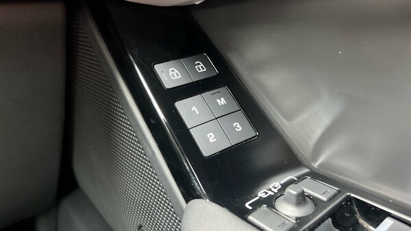Used Land Rover Range Rover Velar 2023 for sale - 76030185: Photo 22