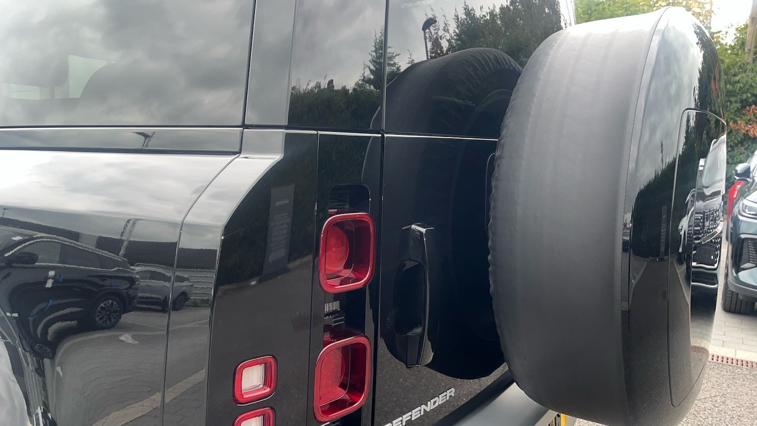 Used Land Rover Defender 2023 for sale - 76699586: Photo 19