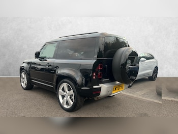 Used Land Rover Defender 2023 for sale - 76699586: Photo