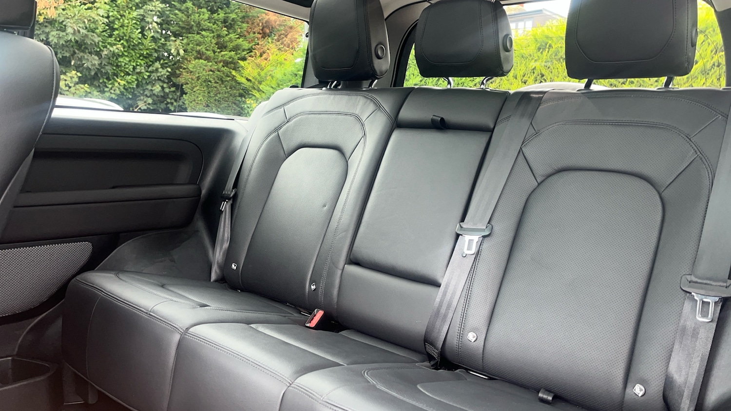 Used Land Rover Defender 2023 for sale - 76699586: Photo 4