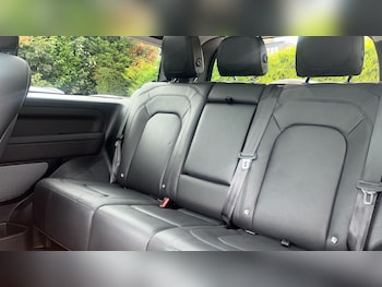 Used Land Rover Defender 2023 for sale - 76699586: Photo