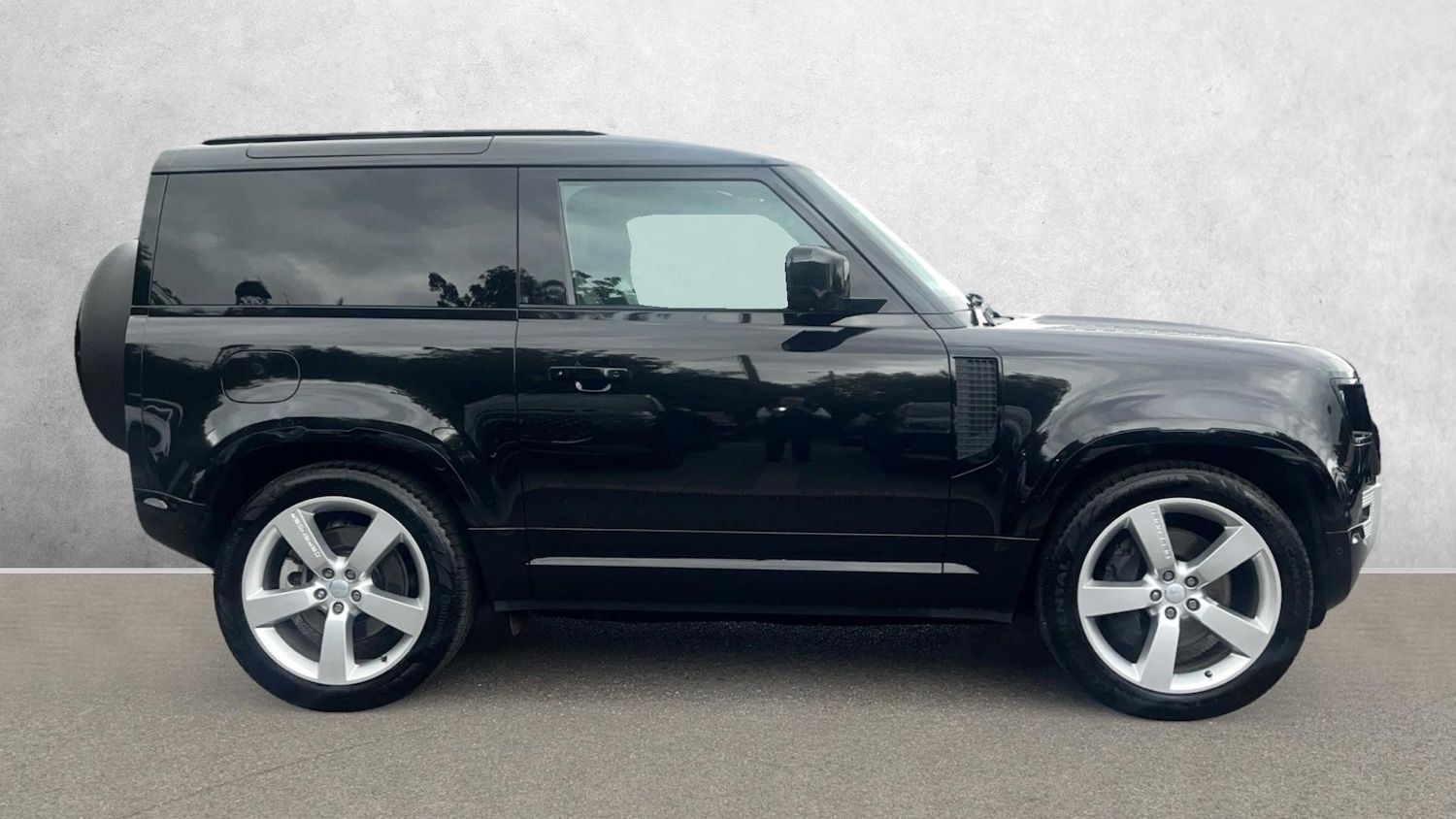 Used Land Rover Defender 2023 for sale - 76699586: Photo 5