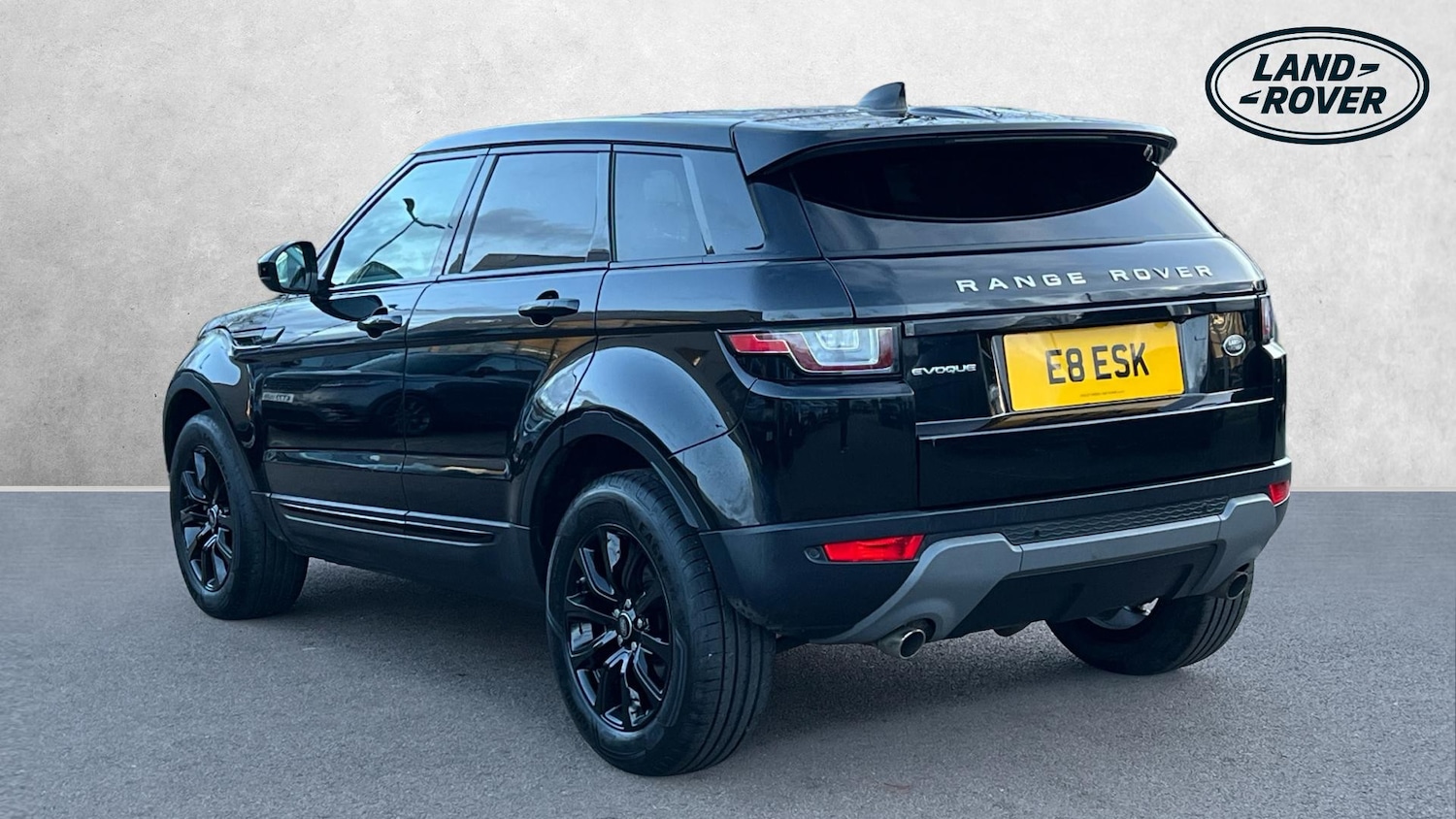 Used Land Rover Range Rover Evoque 2018 for sale - 77409393: Photo 2
