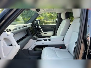 Used Land Rover Defender 2026 for sale - 79048026: Photo