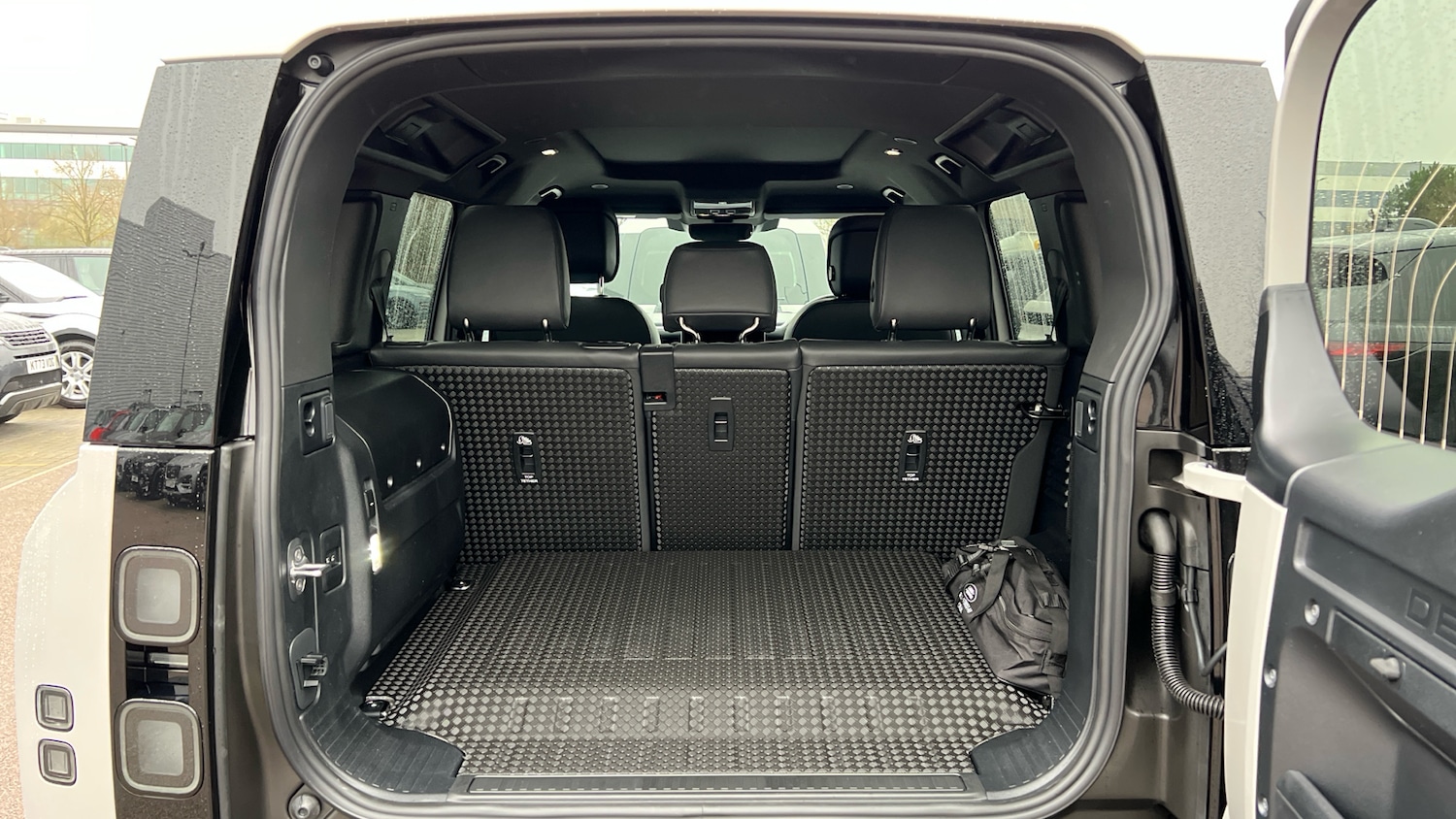 Used Land Rover Defender for sale - 77140540: Photo 10