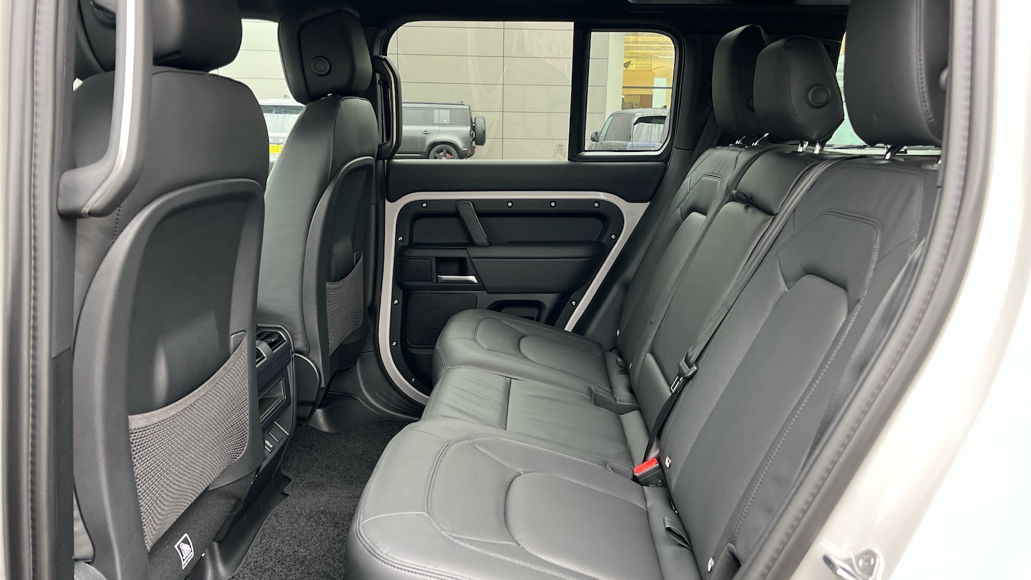 Used Land Rover Defender for sale - 77140540: Photo 4