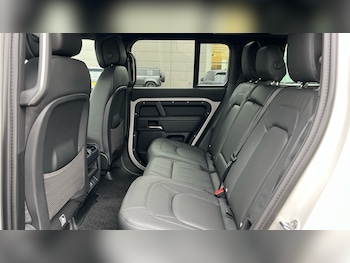 Used Land Rover Defender 2026 for sale - 77140540: Photo