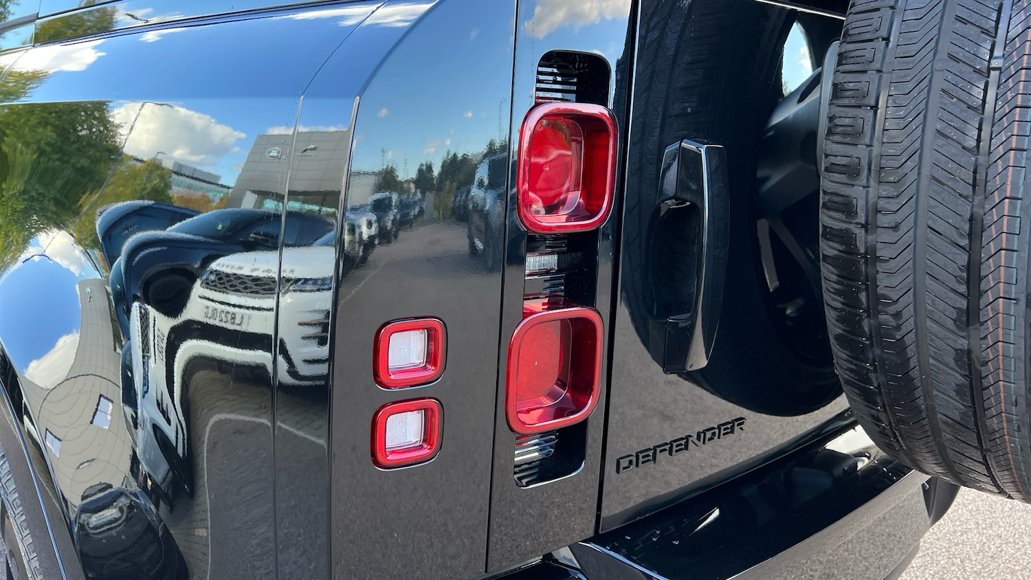 Used Land Rover Defender for sale - 76010636: Photo 19