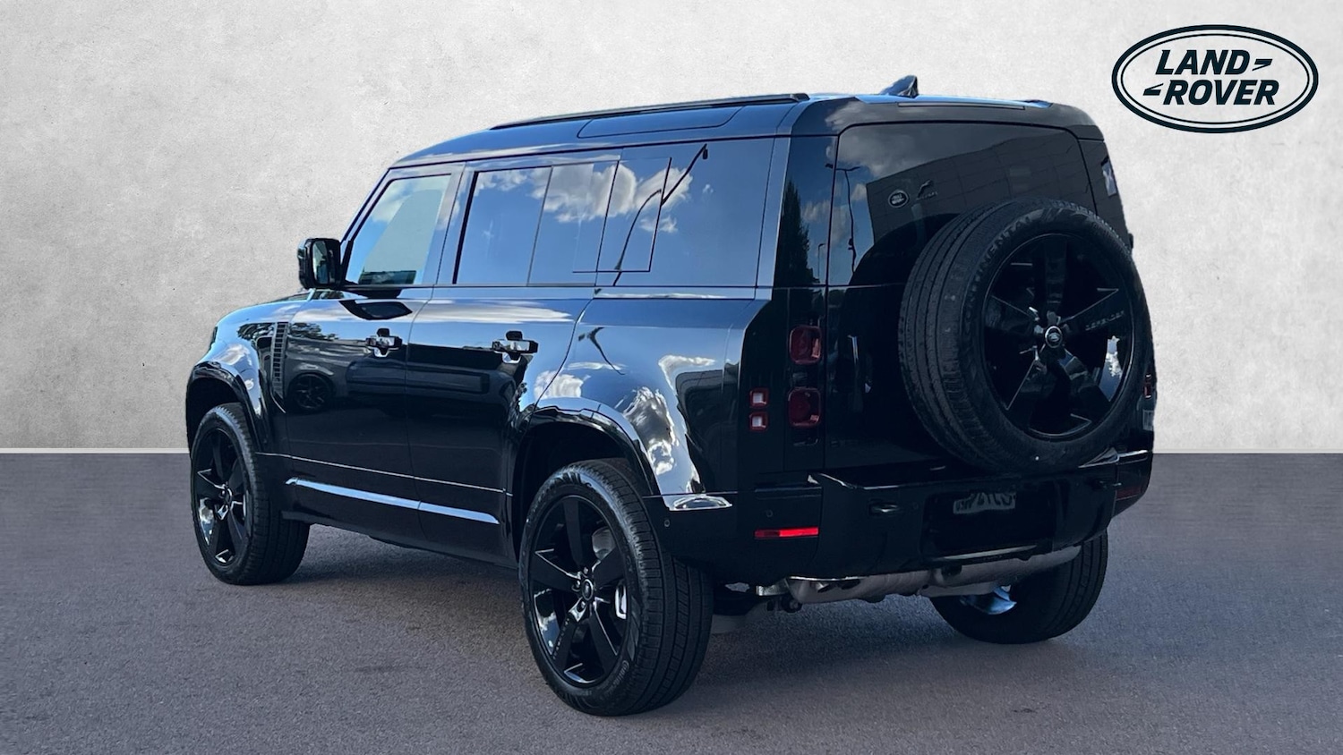 Used Land Rover Defender for sale - 76010636: Photo 2