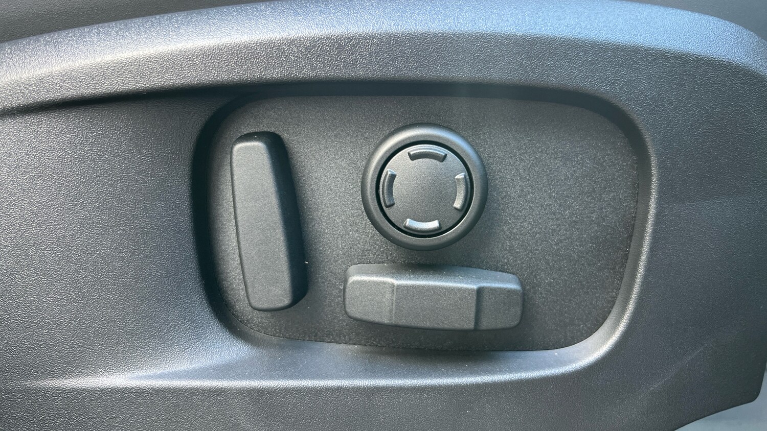 Used Land Rover Defender for sale - 76010636: Photo 22