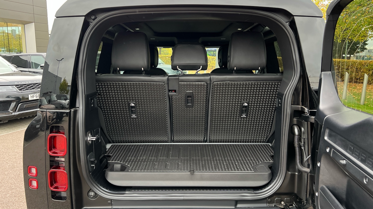 Used Land Rover Defender 2024 for sale - 76497143: Photo 10