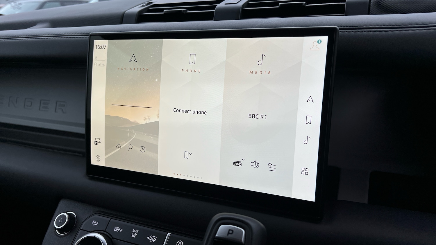 Used Land Rover Defender 2024 for sale - 76497143: Photo 11