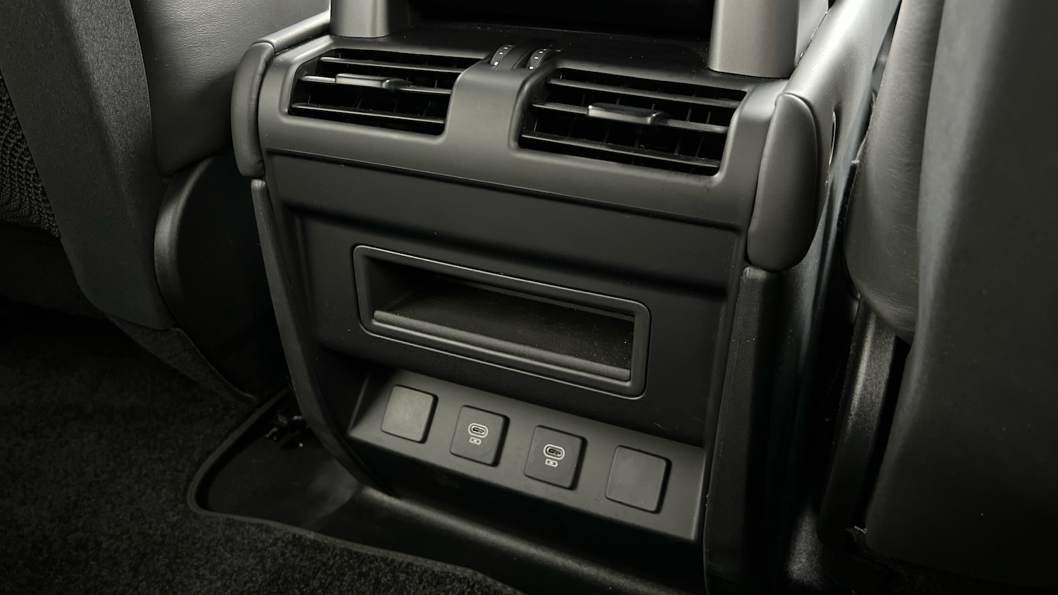 Used Land Rover Defender 2024 for sale - 76497143: Photo 18