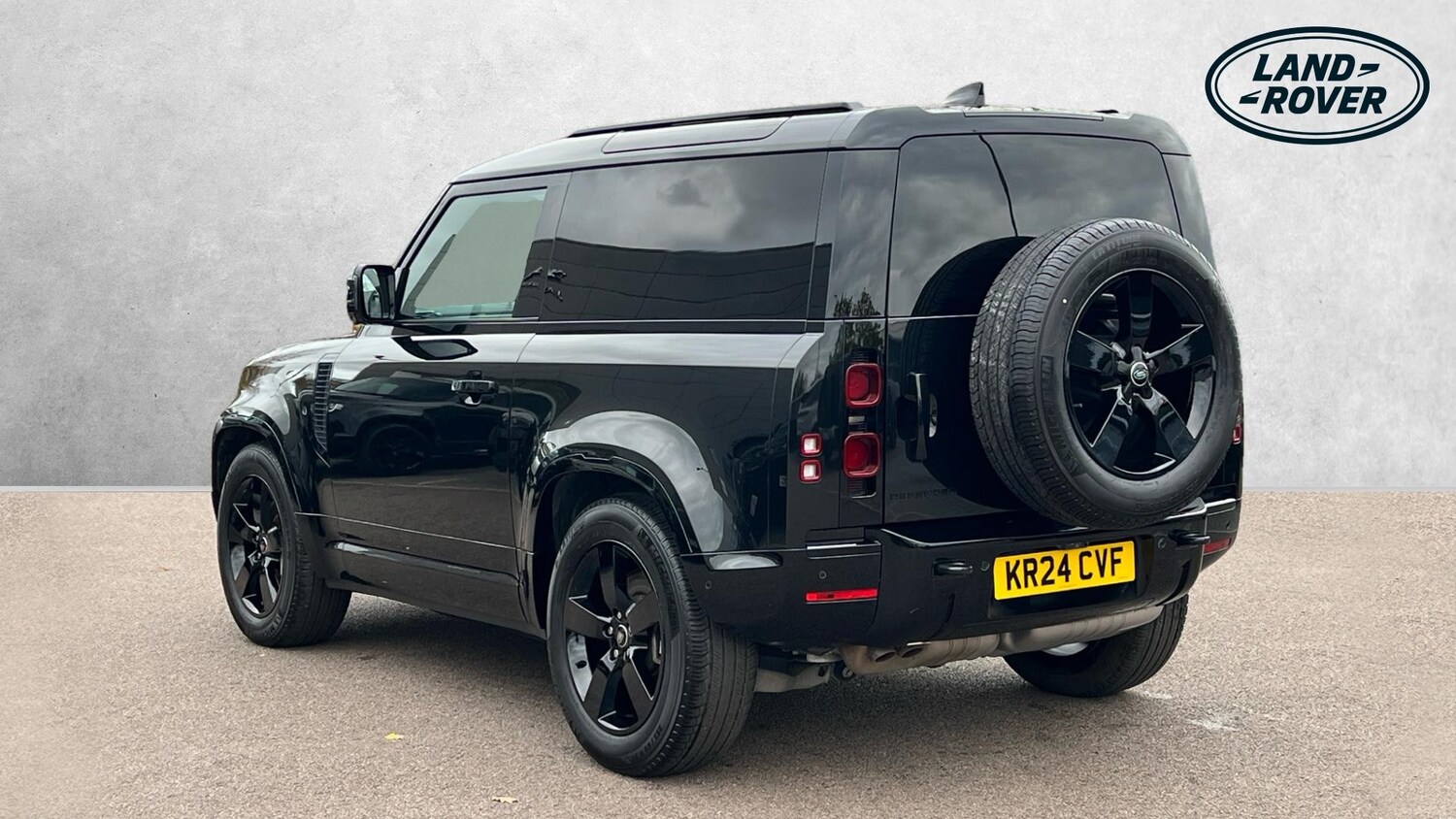 Used Land Rover Defender 2024 for sale - 76497143: Photo 2