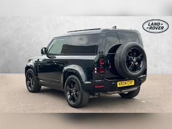 Used Land Rover Defender 2024 for sale - 76497143: Photo