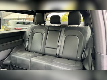 Used Land Rover Defender 2024 for sale - 76497143: Photo