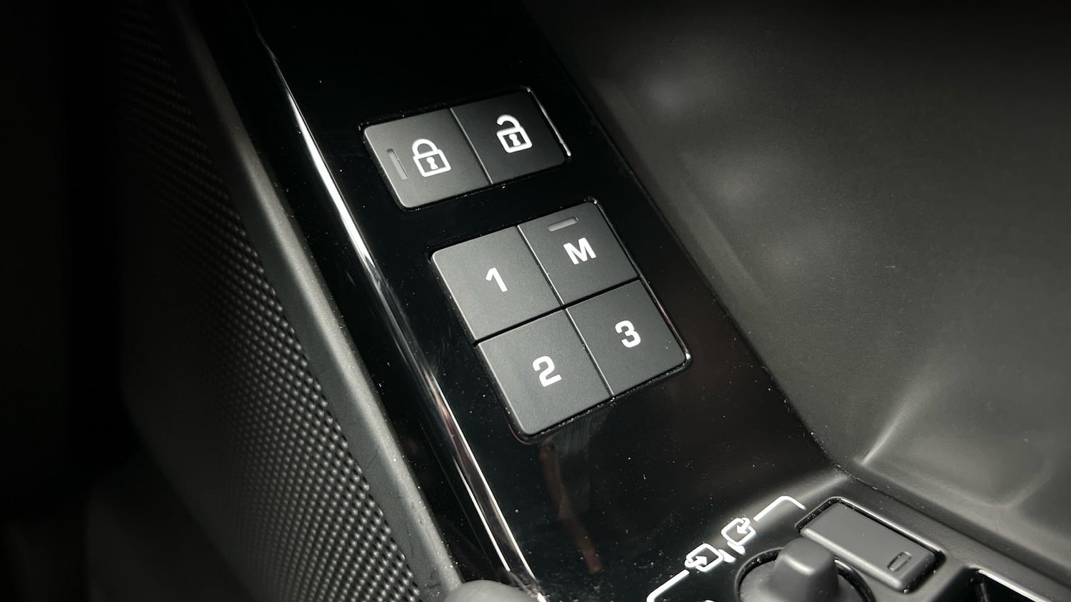 Used Land Rover Range Rover Velar 2023 for sale - 76368837: Photo 23