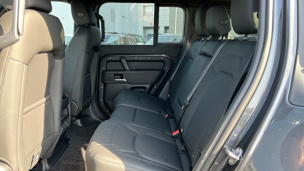 Used Land Rover Defender for sale - 73980434: Photo 4