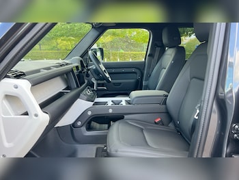 Used Land Rover Defender for sale - 76057625: Photo 3