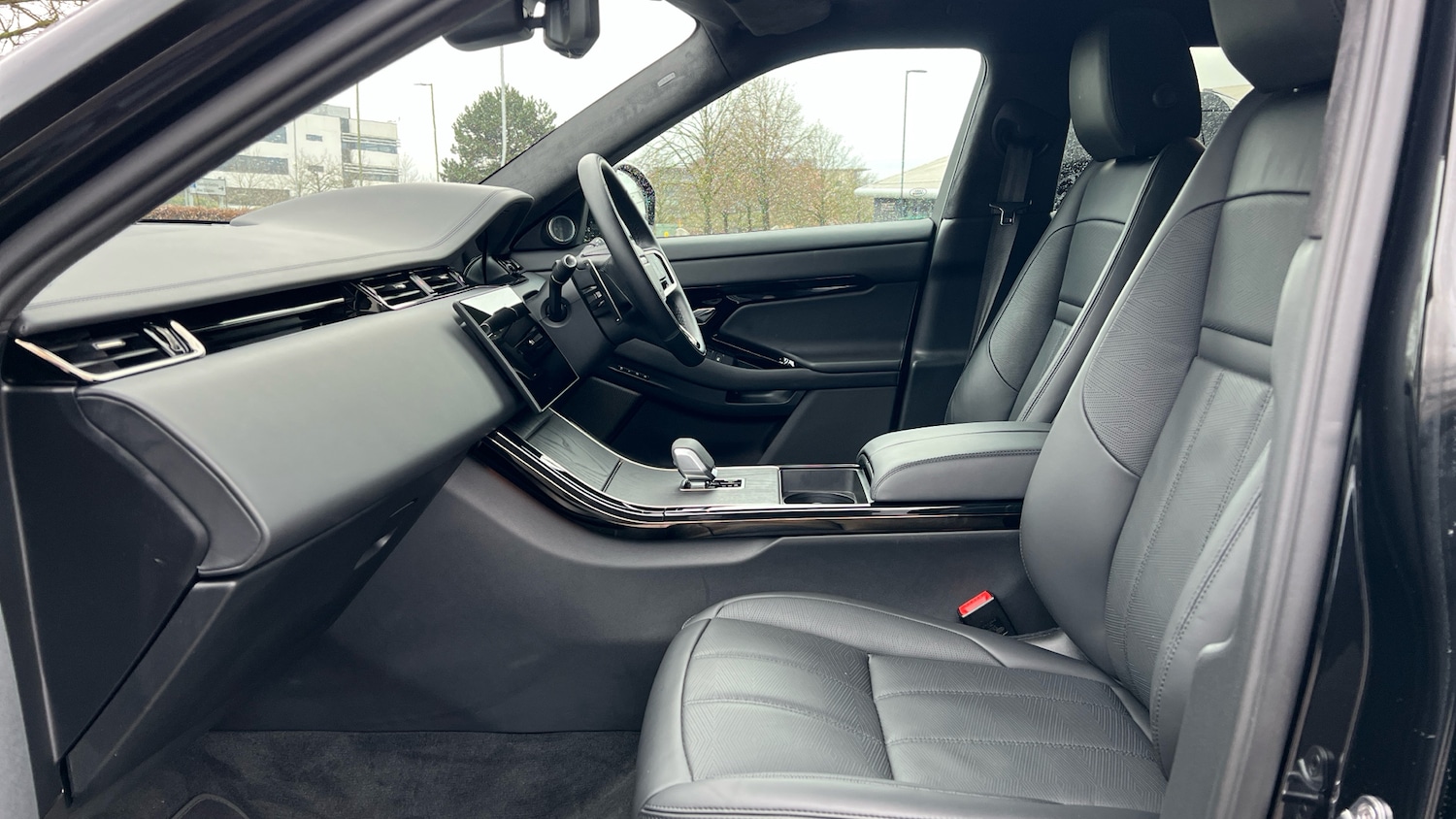 Used Land Rover Range Rover Evoque 2025 for sale - 77107573: Photo 3