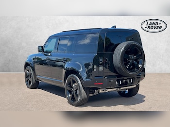 Used Land Rover Defender 2026 for sale - 79142986: Photo