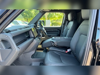 Used Land Rover Defender 2026 for sale - 79142986: Photo
